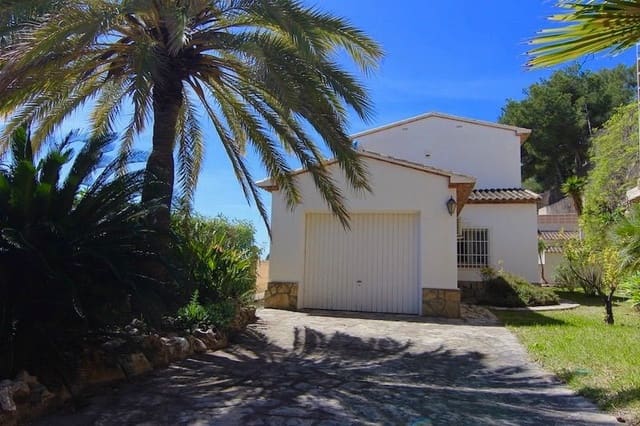 Chalet de 4 habitaciones en Pinar del Advocat - Cometa, Teulada-Moraira en alquiler con piscina garaje - 2.900 € (Ref: 10008287)