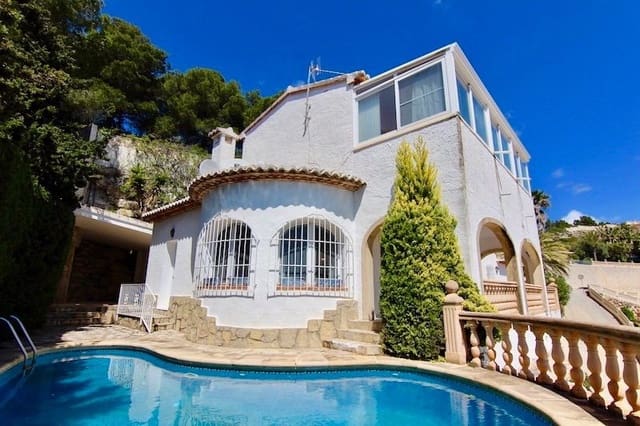 Chalet de 4 habitaciones en Pinar del Advocat - Cometa, Teulada-Moraira en alquiler con piscina garaje - 2.900 € (Ref: 10008287)