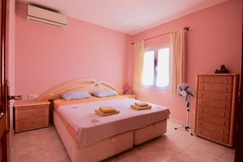 Chalet de 4 habitaciones en Moraira en alquiler con piscina garaje - 2.900 € (Ref: 10008287)