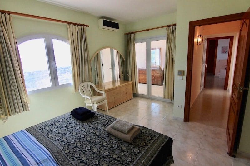Chalet de 4 habitaciones en Moraira en alquiler con piscina garaje - 2.900 € (Ref: 10008287)