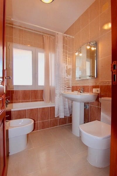 Chalet de 4 habitaciones en Moraira en alquiler con piscina garaje - 2.900 € (Ref: 10008287)