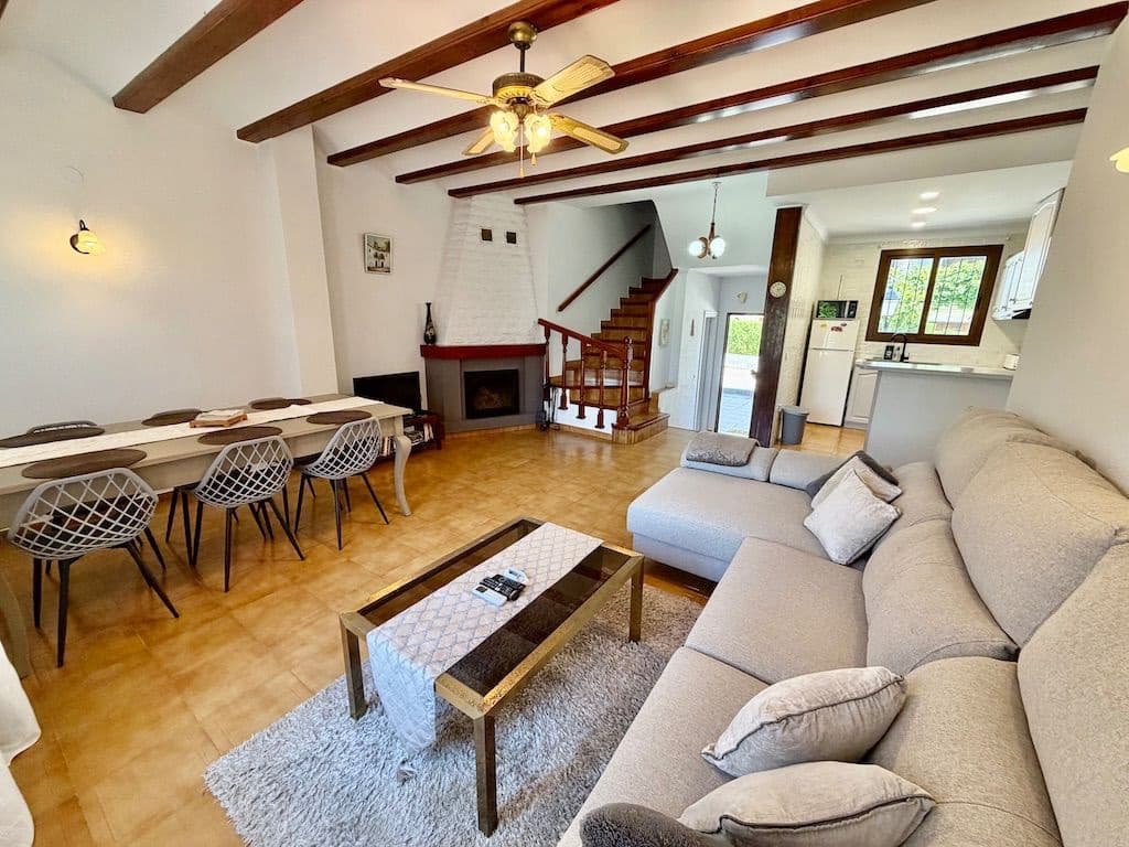 3 soveværelse Semi-Rækkehus til leje i Denia med swimmingpool garage - € 1.600 (Ref: 10048690)