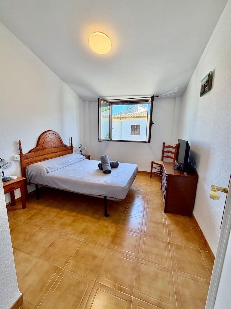 3 soveværelse Semi-Rækkehus til leje i Denia med swimmingpool garage - € 1.600 (Ref: 10048690)