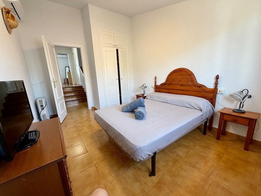 3 soveværelse Semi-Rækkehus til leje i Denia med swimmingpool garage - € 1.600 (Ref: 10048690)