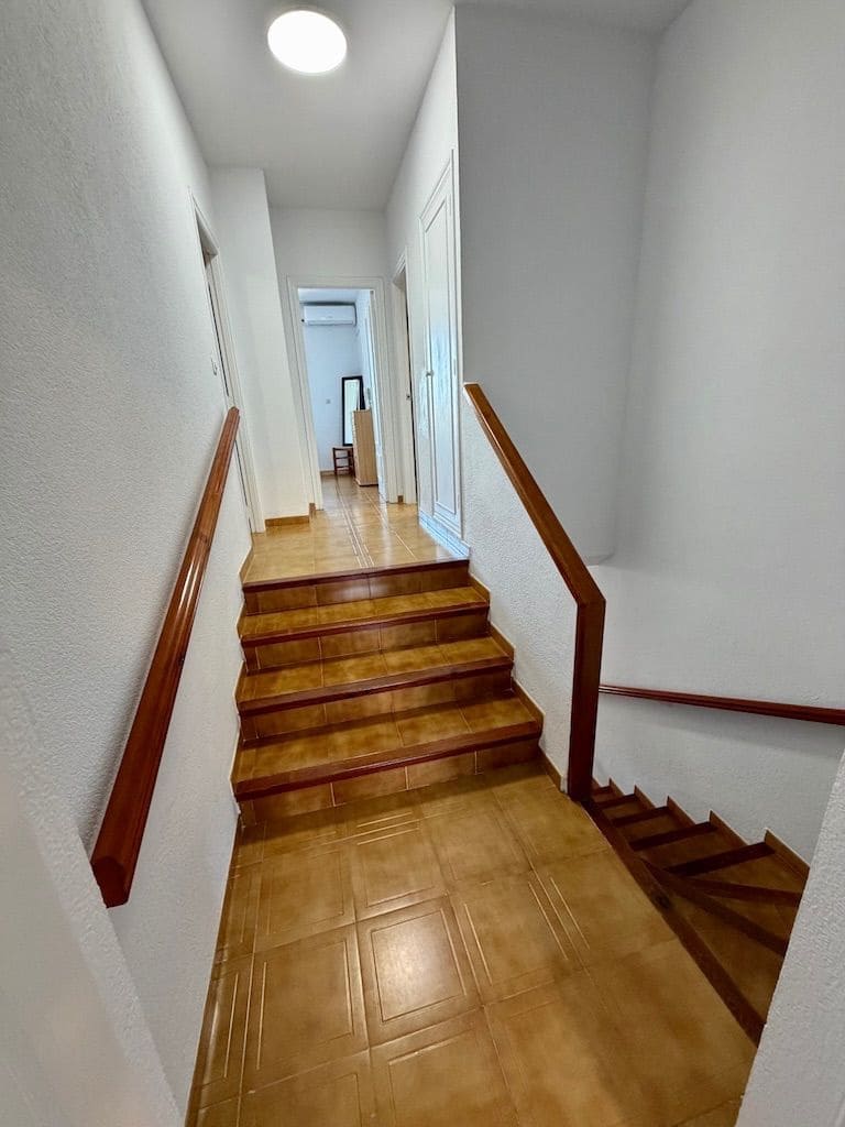 3 soveværelse Semi-Rækkehus til leje i Denia med swimmingpool garage - € 1.600 (Ref: 10048690)