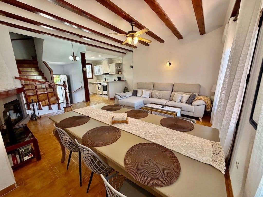 3 soveværelse Semi-Rækkehus til leje i Denia med swimmingpool garage - € 1.600 (Ref: 10048690)