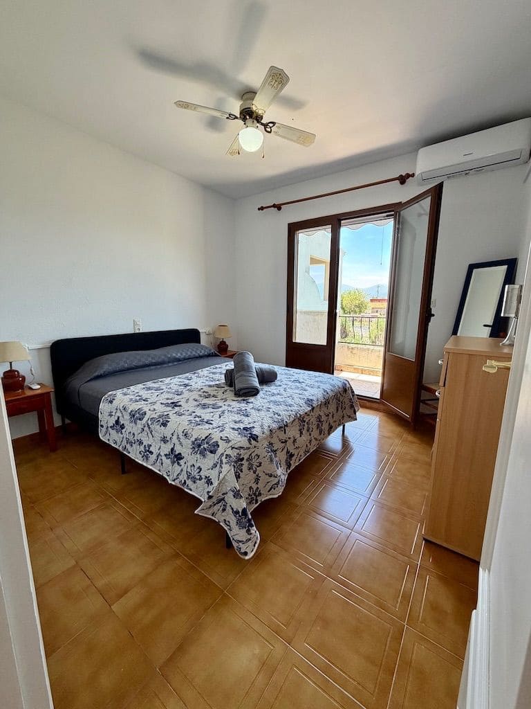 3 soveværelse Semi-Rækkehus til leje i Denia med swimmingpool garage - € 1.600 (Ref: 10048690)