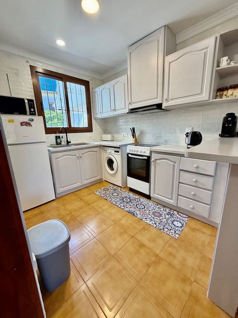 3 soveværelse Semi-Rækkehus til leje i Denia med swimmingpool garage - € 1.600 (Ref: 10048690)