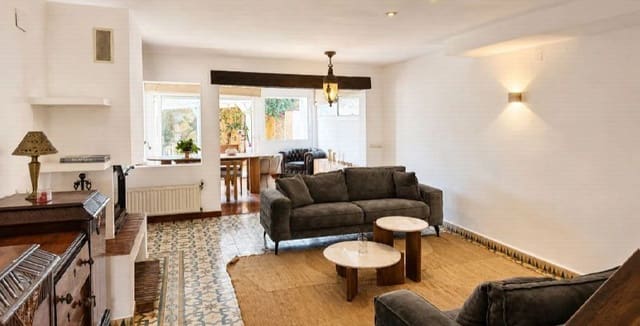 4 soveværelse Byhus til salg i Altea med swimmingpool garage - € 1.059.000 (Ref: 10099635)