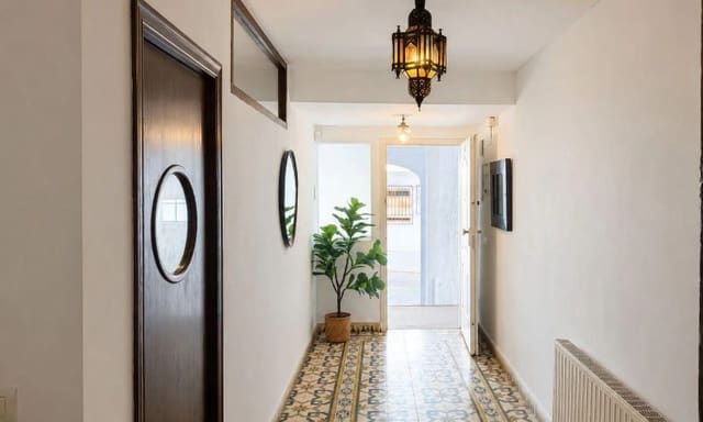 4 soveværelse Byhus til salg i Altea med swimmingpool garage - € 1.059.000 (Ref: 10099635)