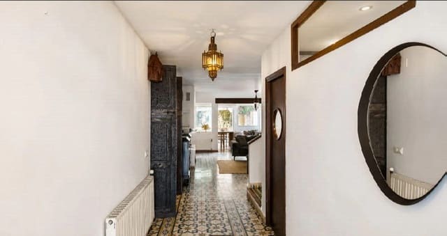 4 soveværelse Byhus til salg i Altea med swimmingpool garage - € 1.059.000 (Ref: 10099635)