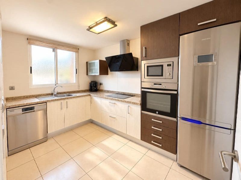 3 soverom Kjedet enebolig til salgs i Calpe / Calp med svømmebasseng garasje - € 320 000 (Ref: 10184146)