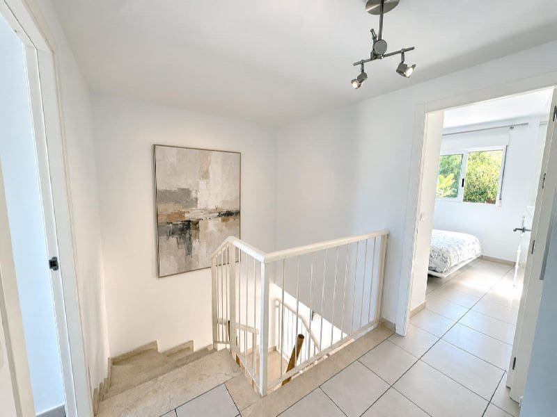 3 soverom Kjedet enebolig til salgs i Calpe / Calp med svømmebasseng garasje - € 320 000 (Ref: 10184146)