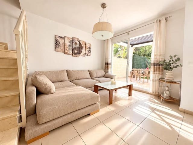 3 soverom Kjedet enebolig til salgs i Calpe / Calp med svømmebasseng garasje - € 320 000 (Ref: 10184146)