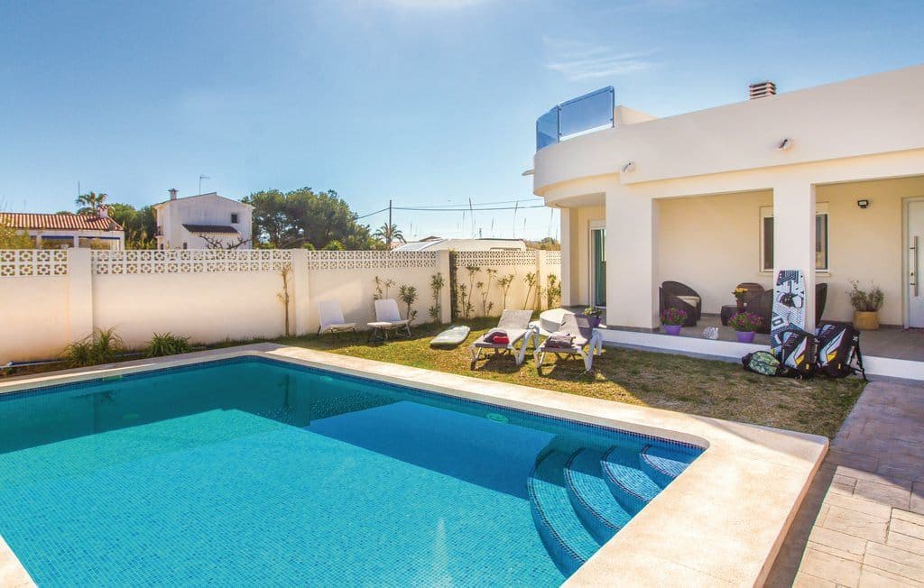 4 soveværelse Villa til salg i Denia med swimmingpool garage - € 630.000 (Ref: 5342040)