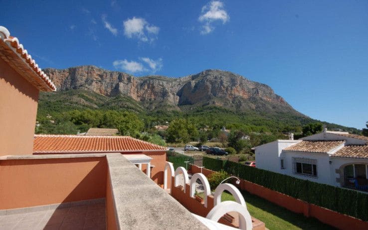 Chalet de 4 habitaciones en Javea / Xàbia en venta con piscina garaje - 850.000 € (Ref: 5556919)