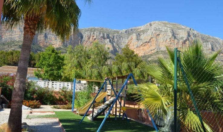 Chalet de 4 habitaciones en Javea / Xàbia en venta con piscina garaje - 850.000 € (Ref: 5556919)