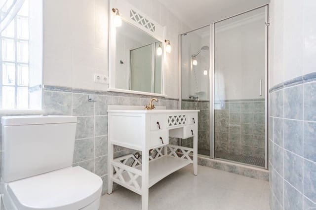 6 quarto Moradia para venda em La Sella com piscina garagem - 1 450 000 € (Ref: 6103044)