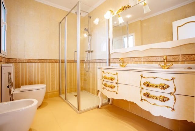 6 quarto Moradia para venda em La Sella com piscina garagem - 1 450 000 € (Ref: 6103044)