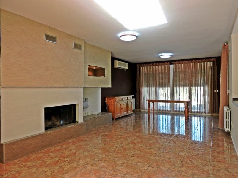 5 bedroom Villa for sale in Denia with pool garage - € 690,000 (Ref: 6368902)