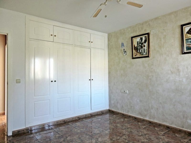 5 bedroom Villa for sale in Denia with pool garage - € 690,000 (Ref: 6368902)