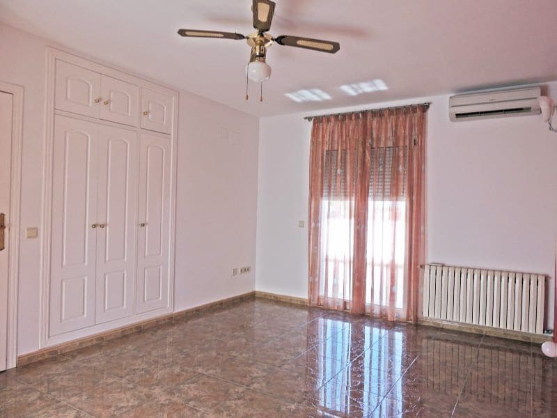 5 bedroom Villa for sale in Denia with pool garage - € 690,000 (Ref: 6368902)