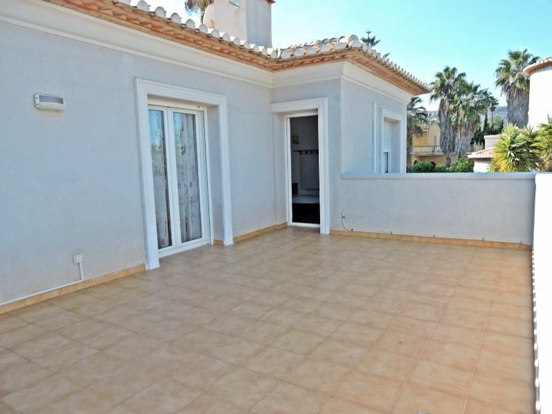5 bedroom Villa for sale in Denia with pool garage - € 690,000 (Ref: 6368902)