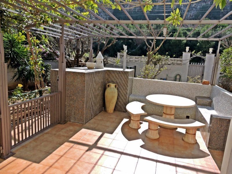 5 bedroom Villa for sale in Denia with pool garage - € 690,000 (Ref: 6368902)