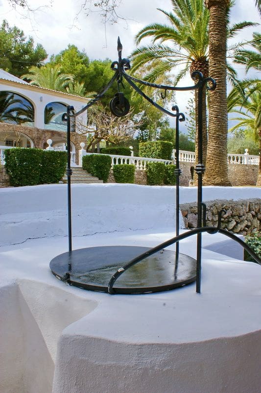 8 sypialnia Willa na sprzedaż w Adsubia z basenem garażem - 2 000 000 € (Ref: 6804975)