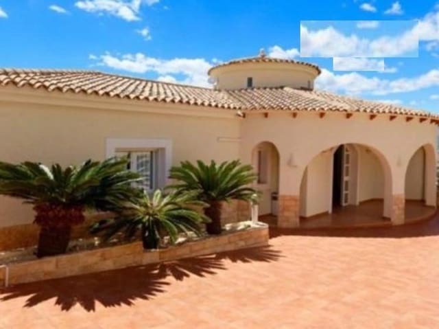 Chalet de 6 habitaciones en Altea en venta con piscina garaje - 900.000 € (Ref: 7097781)