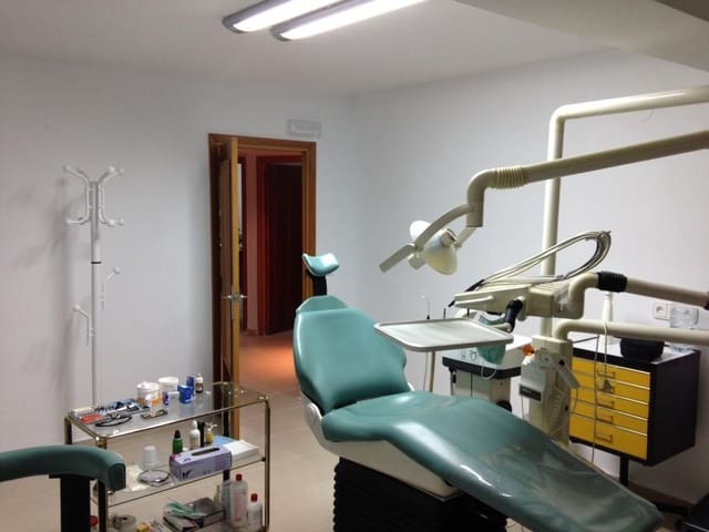 6 bedroom Commercial for sale in Ontinyent with garage - € 160,000 (Ref: 7316294)