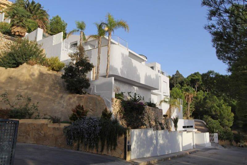 3 bedroom Villa for sale in Altea with pool garage - € 1,800,000 (Ref: 7332514)