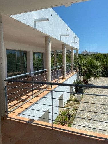 Chalet de 4 habitaciones en Altea en venta con piscina garaje - 1.200.000 € (Ref: 7662774)