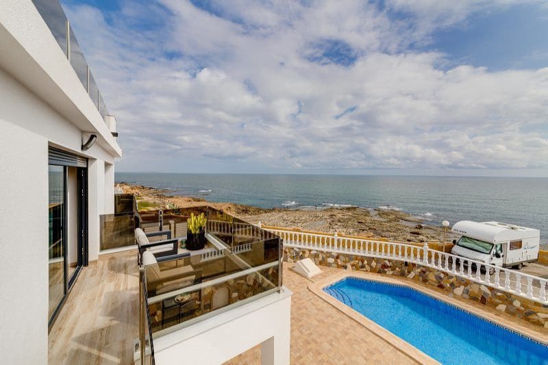 4 bedroom Villa for sale in Torrevieja with pool garage - € 990,000 (Ref: 7699401)