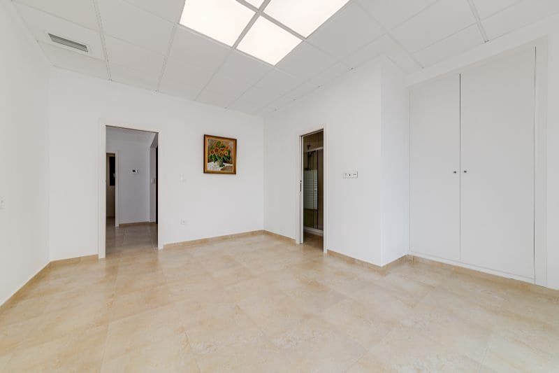 4 bedroom Villa for sale in Torrevieja with pool garage - € 990,000 (Ref: 7699401)