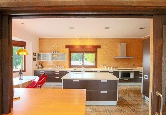 4 bedroom Villa for sale in Pedreguer with pool garage - € 990,000 (Ref: 7749023)