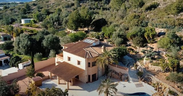 4 bedroom Villa for sale in Pedreguer with pool garage - € 990,000 (Ref: 7749023)