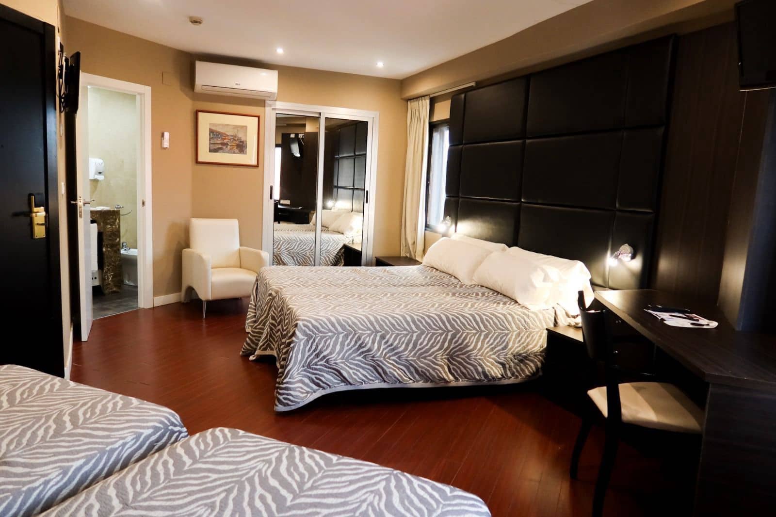 73 quarto Hotel para venda em Valencia cidade com garagem - 12 000 000 € (Ref: 7863138)