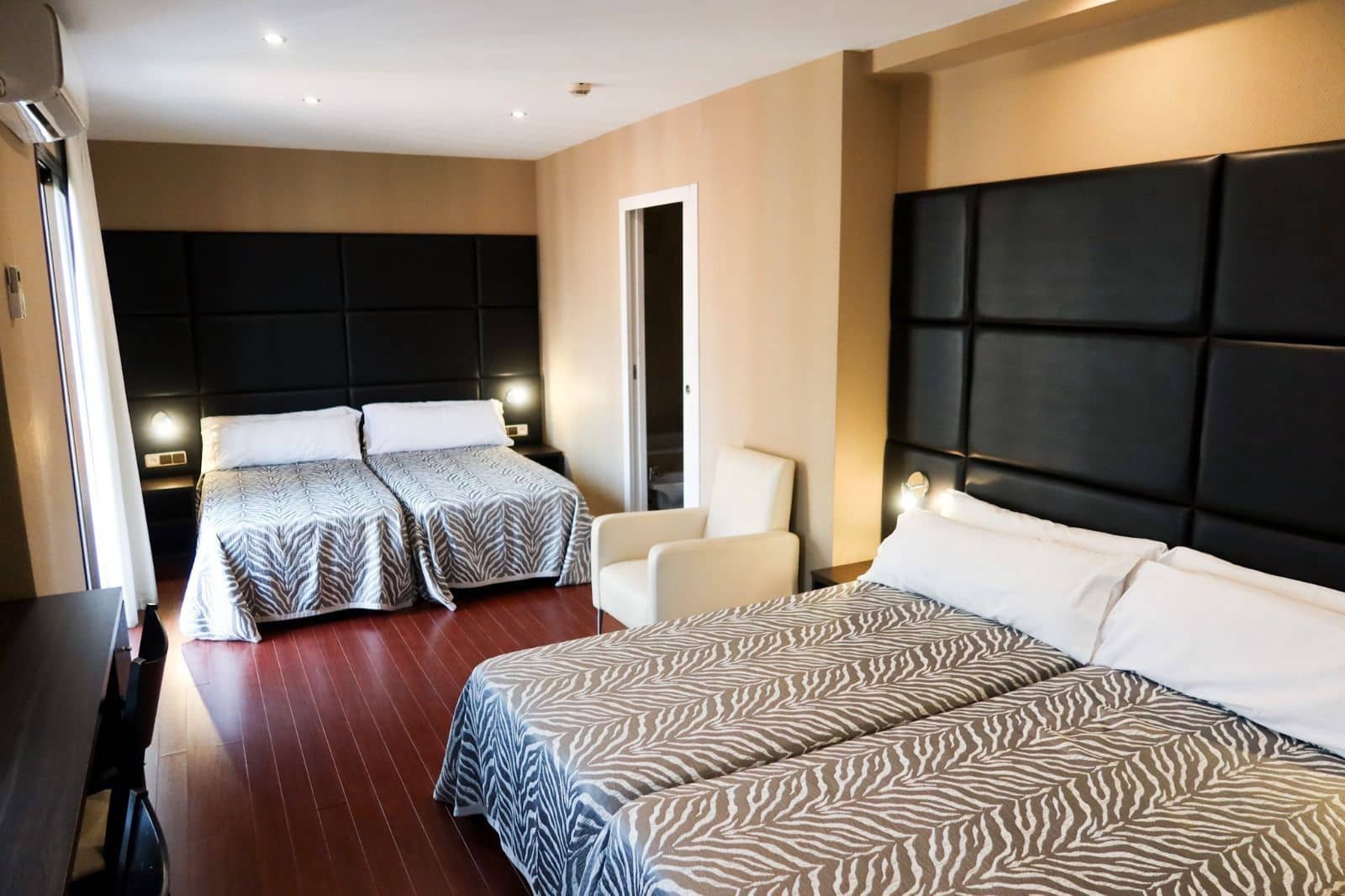 73 quarto Hotel para venda em Valencia cidade com garagem - 12 000 000 € (Ref: 7863138)