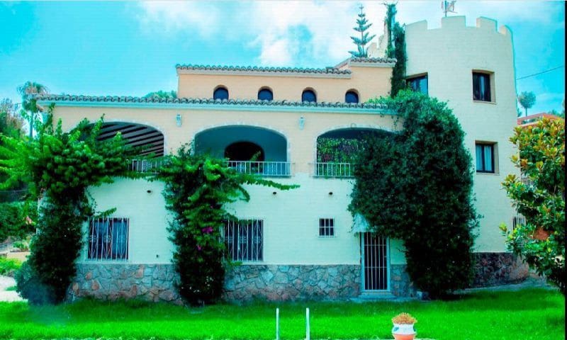 8 bedroom Villa for sale in Javea / Xabia with pool garage - € 1,290,000 (Ref: 8002349)