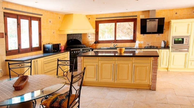 8 bedroom Villa for sale in Javea / Xabia with pool garage - € 1,290,000 (Ref: 8002349)