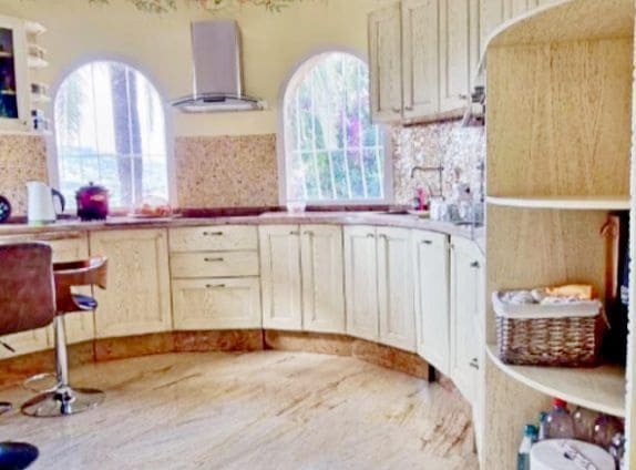 5 bedroom Villa for sale in Calpe / Calp with pool garage - € 695,000 (Ref: 8204786)