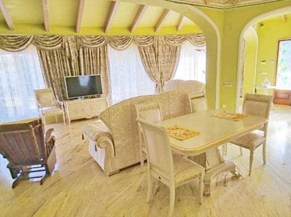 5 bedroom Villa for sale in Calpe / Calp with pool garage - € 695,000 (Ref: 8204786)