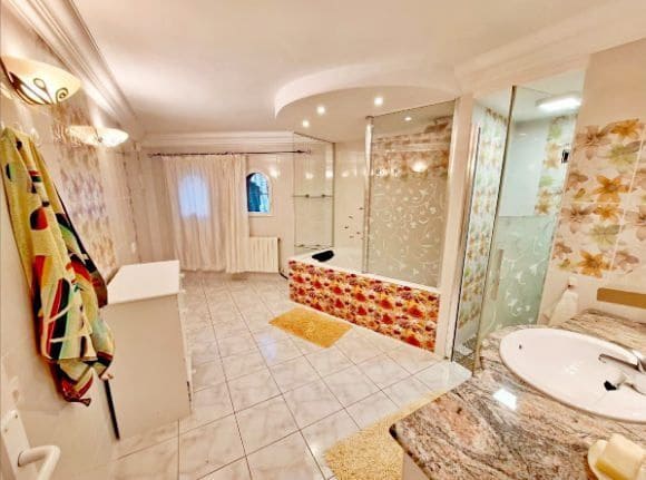 5 bedroom Villa for sale in Calpe / Calp with pool garage - € 695,000 (Ref: 8204786)