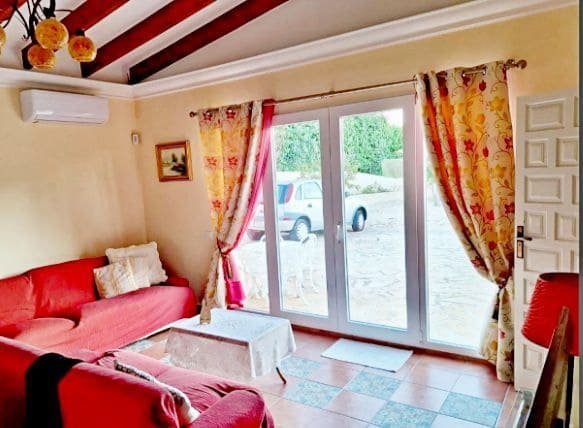 5 bedroom Villa for sale in Calpe / Calp with pool garage - € 695,000 (Ref: 8204786)