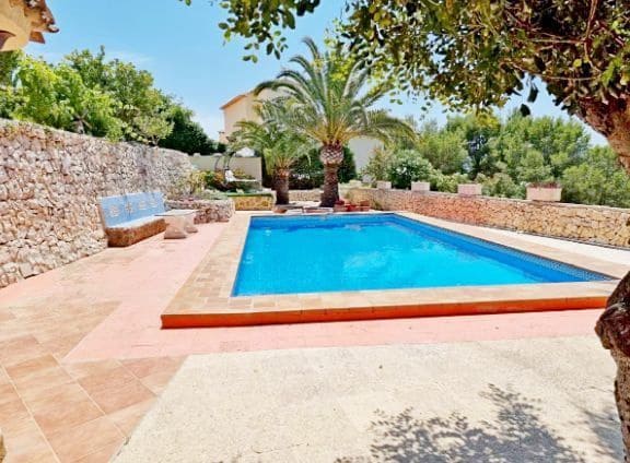 5 bedroom Villa for sale in Calpe / Calp with pool garage - € 695,000 (Ref: 8204786)