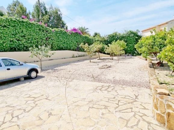 5 bedroom Villa for sale in Calpe / Calp with pool garage - € 695,000 (Ref: 8204786)