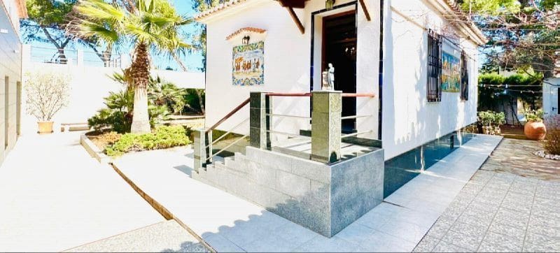 5 soveværelse Villa til salg i Denia med swimmingpool garage - € 2.790.000 (Ref: 8212829)