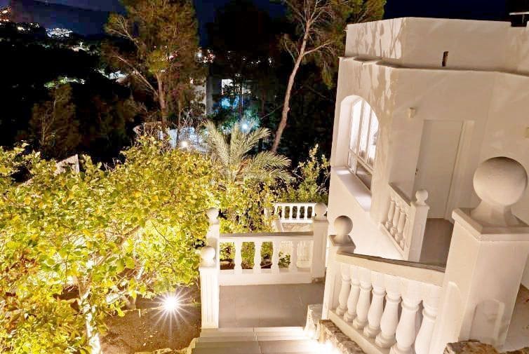 Chalet de 4 habitaciones en Altea en venta con piscina garaje - 645.000 € (Ref: 8215579)