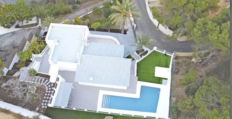 Chalet de 4 habitaciones en Altea en venta con piscina garaje - 645.000 € (Ref: 8215579)